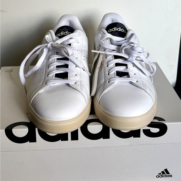 NWT Adidas women’s advantage 2.0 sneaker with cloud foam inserts size 7 - Picture 8 of 8